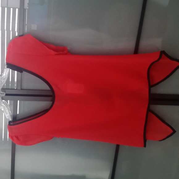 Cute Top - Picture 1 of 5